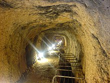 Eupalinian_aqueduct